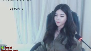 Korean big boobs camgirl masturbates