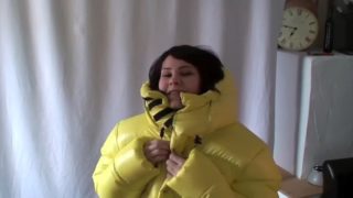 YELLOW PARKASITE DREAM DOWN JACKET