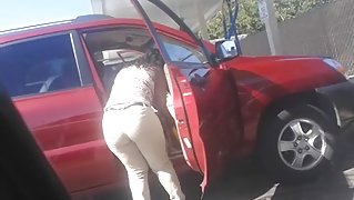 thick ass at carwash