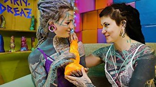 Gorgeous inked dolls Anuskatzz and IlluZ are enjoying anal sex