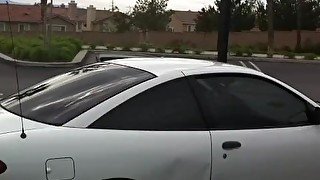 Naïve Girlfriend Shows Tits In The Car