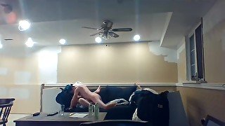 Amateur couple fucking on the sofa