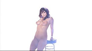 Sultry Nikki Hunter Posing Would Give A Dead Man A Boner