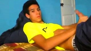 Latino Twink Shows Off When Jerking