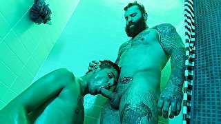 DadCreep - Muscular Bear Stepdad Bangs His Hot Stepson In The Shower - Alex Montenegro, Markus Kage