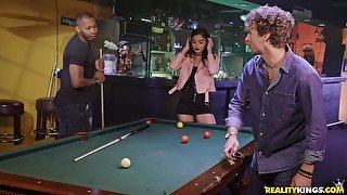 Emily Willis and her friends enjoy group fuck in the night bar