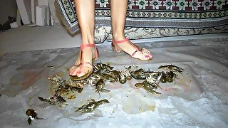 Girl crush craws