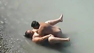 Chubby Girl Fucked In The Sea by A local Guy On Her Vacation