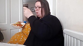 BBW SSBBW STUFFING BELLY FISH AND CHIPS FEAST - SFW