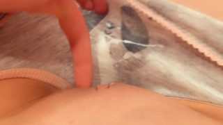 MY CREAMY PUSSY WITH A LOT OF CUM AFTER ORGASM FOR MY LESBIAN GIRLFRIEND!