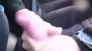 Female Uber Driver Gives Her Passenger A Handjob