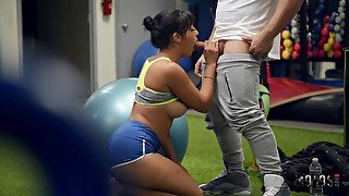 Handsome jock Peter Green bangs Latina with fat ass Kosame Dash