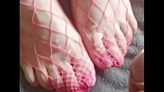 DD Sadie Demands That You Lick Daddy's Cum Off Her Pink Fishnet Toes