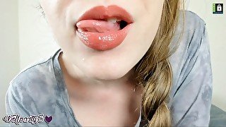 Juicy Lip Goddess Dahlia Worship and Dirty Talk