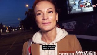 Outdoor Sextreffen über eine dating App mit einer schlanken rothaarigen Milf