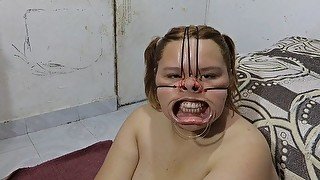 BONDAGE facial en GORDITA con semen en ella