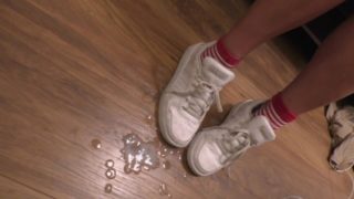 2.5 Huge Loads Of Cum On Her White Sneakers - Cute MILF Cumshot Orgasm