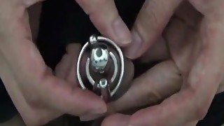chain in peehole
