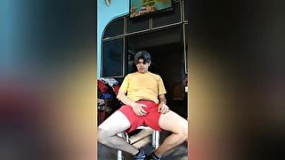 MI VERGA EN SHORTS ROJOS