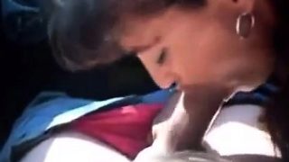 Hardcore skank deepthroats cock in car