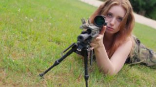 Rambo-style lady posing with sniper rifle, pistol and knife - XCZECH.com