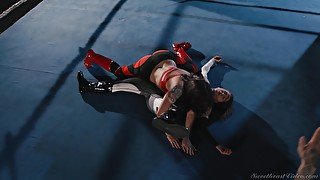 Boxing match for Sinn Sage and Ariel X ends with a lesbian experience