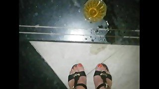 BLONDE MILF PEEING ON STAIRCASE INSIDE THE CRYSTAL GLASS. FILLED WITH URINE FOR YOU TO DRINK