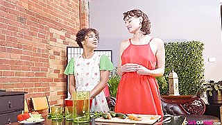 Dodi Salad Mates - Rubi Valentine