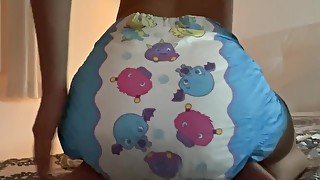 Diaper Girl huge wetting