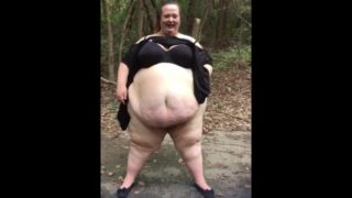 Ssbbw bbw flashes big butt and belly in park publicly