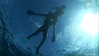 Scuba diving lesson ends with a good underwater fuck