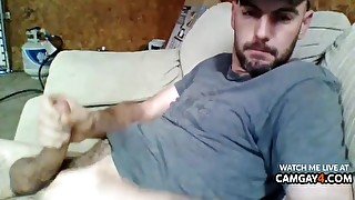 Older Chap Jerking Off In Live