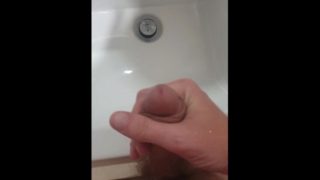 Extremely quick masturbation and cum