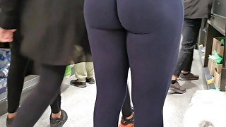 CANDID Seethrough Tight LEGGINGS of a LATINA Babe in a SHOPPING MALL