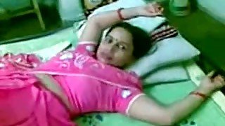 Housewife in India gives an awesome blowjob to her husband