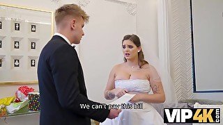 VIP4K. Bride spreads her legs in front of the wedding manager