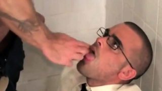 Giving the twink a facial then a golden shower peeing piss