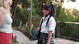 Strict mom Kendra James can't resist Kimmy Kimm's cunt