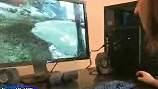 Jeri Lynn sexy gamer girl masturbates with computer mouse