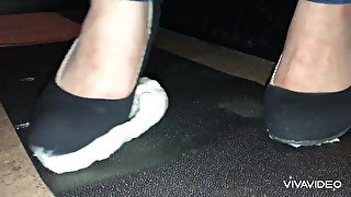 food crush （udon）,dirty pumps,foot fetish,trample