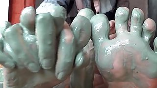 Camilla Moon - My really dirty feet-talk and feetjob closeup!!!