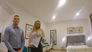 One of the prettiest women out there get fucked in POV