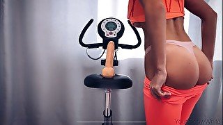 BEAUTIFUL GIRL with BIG ASS had a GREAT ORGASM on her EXERCISE BIKE