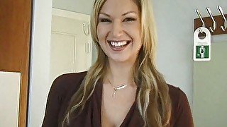 Live webcam show from busty goddess