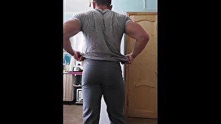 Bulge and flex of muscle guy