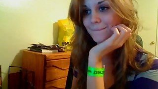 Sexy webcam teen with stunning curves finger fucks her booty hole for me