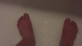 feet scrubbin clip