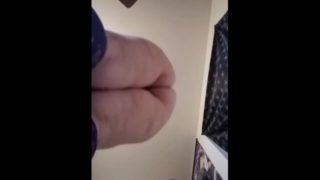 POV: A giants Ultra Smash and feet 