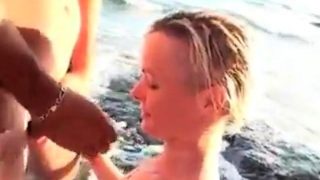 Couple Fucking In Public On Beach