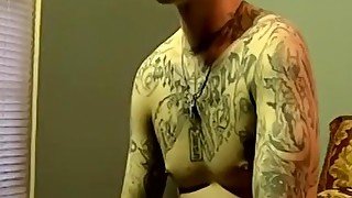 Inked Gage Winchester sucked off before amateur cumshot